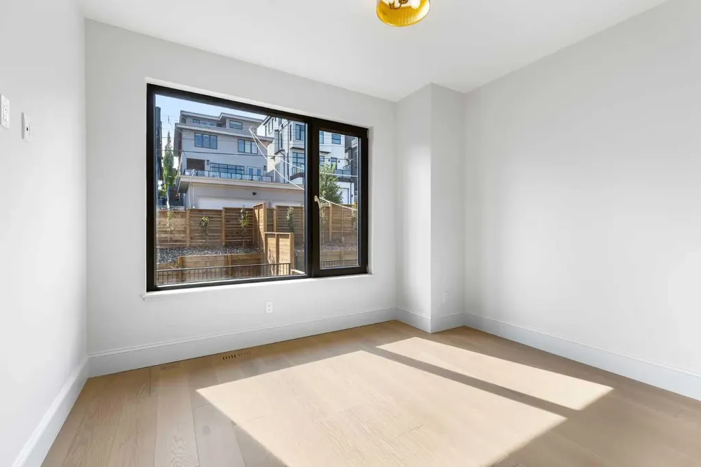 2011 28 Avenue SW Calgary AB T2T 1K4