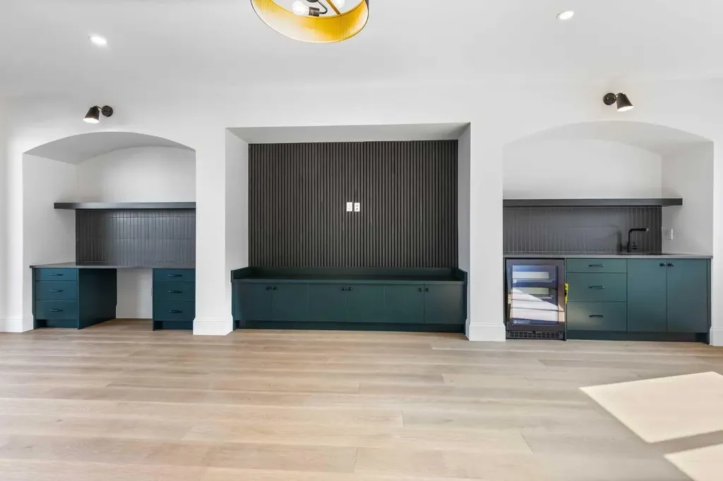 2011 28 Avenue SW Calgary AB T2T 1K4