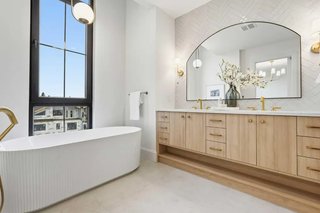 2009 28 Avenue SW Calgary AB T2T 1K4