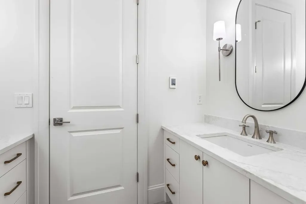 2009 28 Avenue SW Calgary AB T2T 1K4