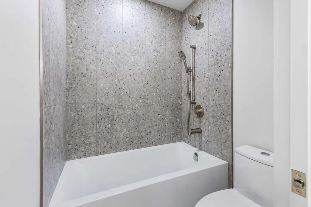 2009 28 Avenue SW Calgary AB T2T 1K4