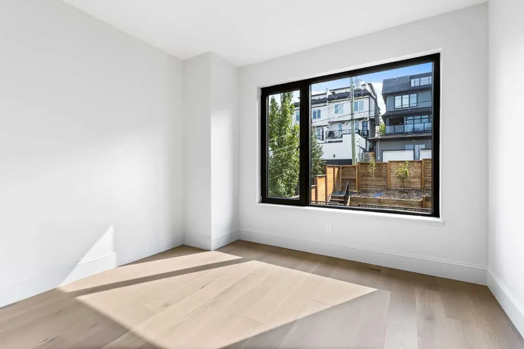 2009 28 Avenue SW Calgary AB T2T 1K4
