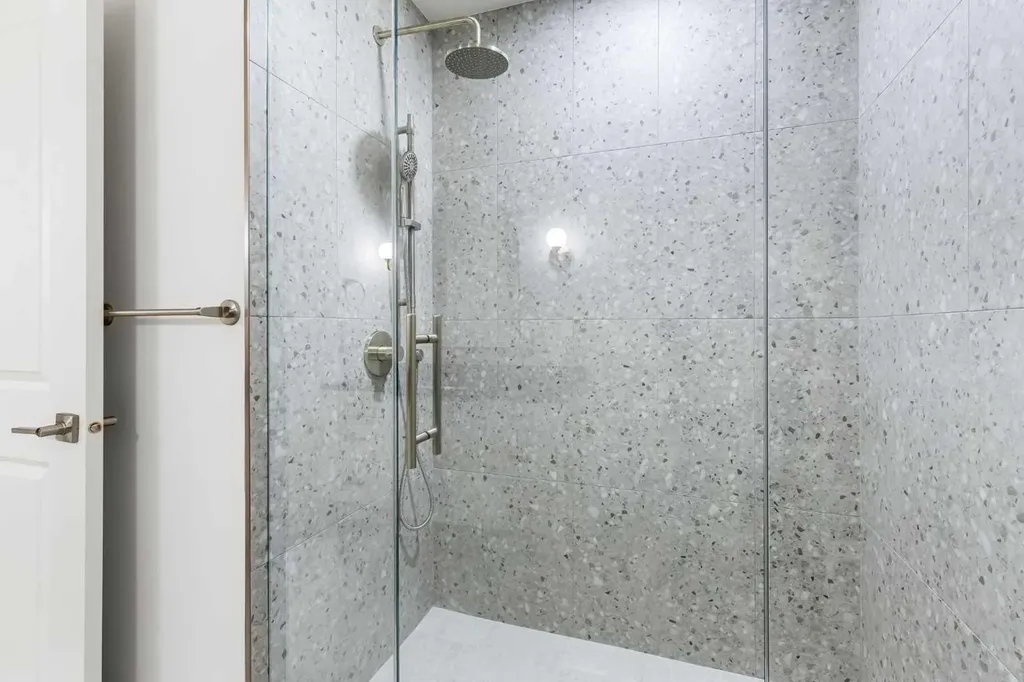 2009 28 Avenue SW Calgary AB T2T 1K4