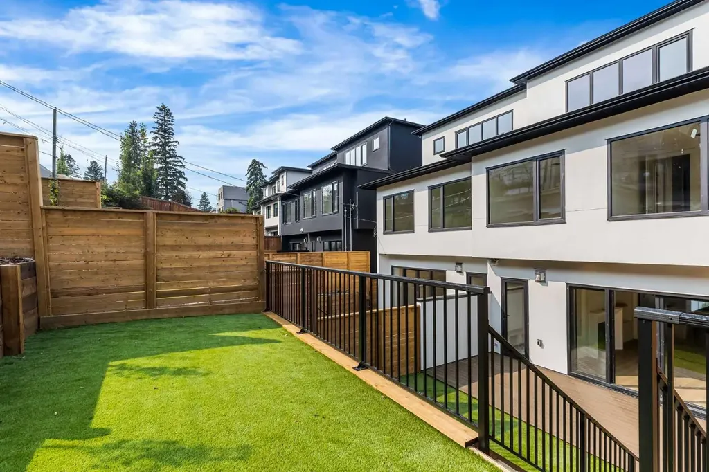 2009 28 Avenue SW Calgary AB T2T 1K4