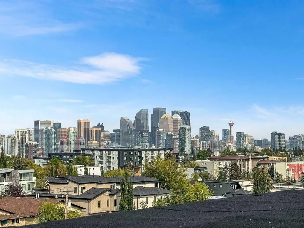 2009 28 Avenue SW Calgary AB T2T 1K4