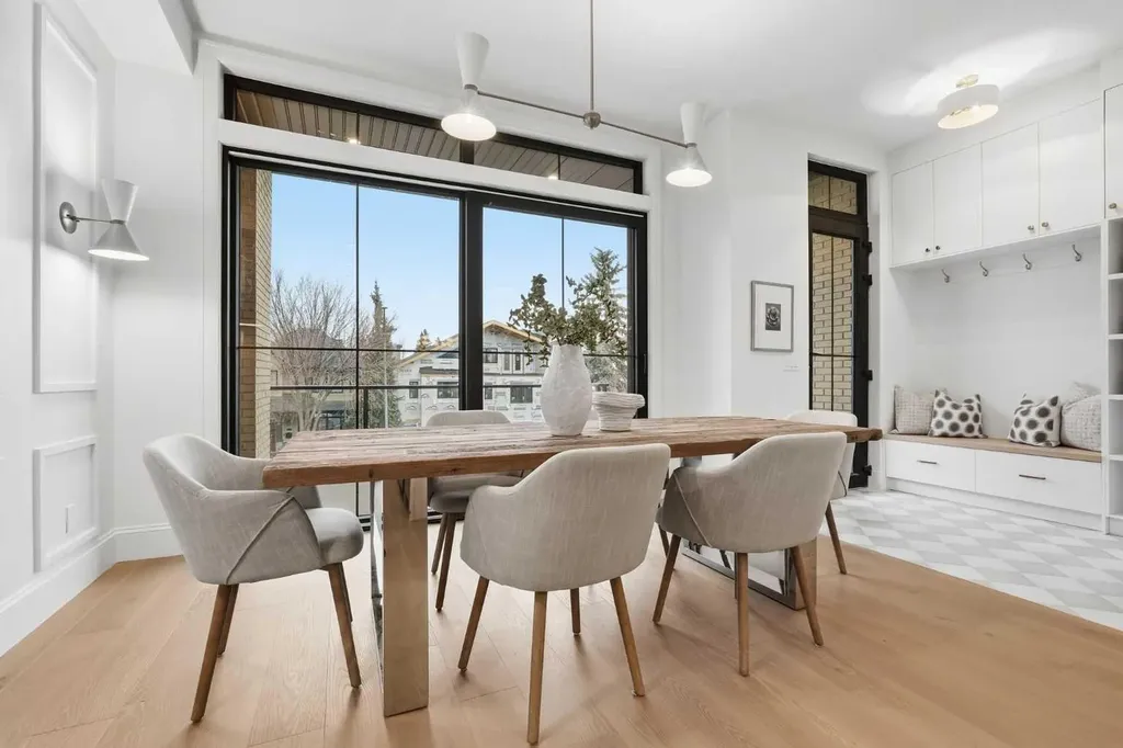 2009 28 Avenue SW Calgary AB T2T 1K4