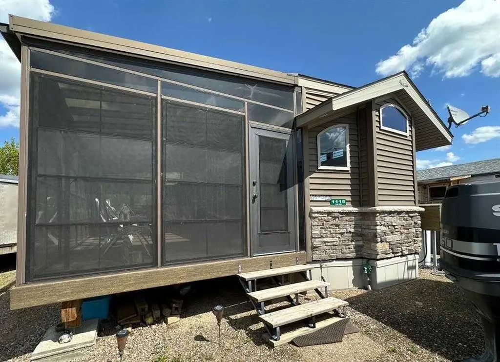 1115 Oak Avenue Lac Des Iles SK S0M 1A0