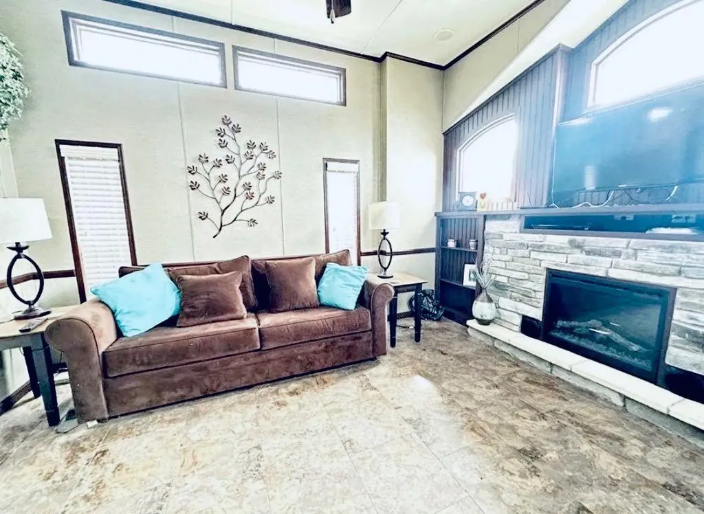 1115 Oak Avenue Lac Des Iles SK S0M 1A0