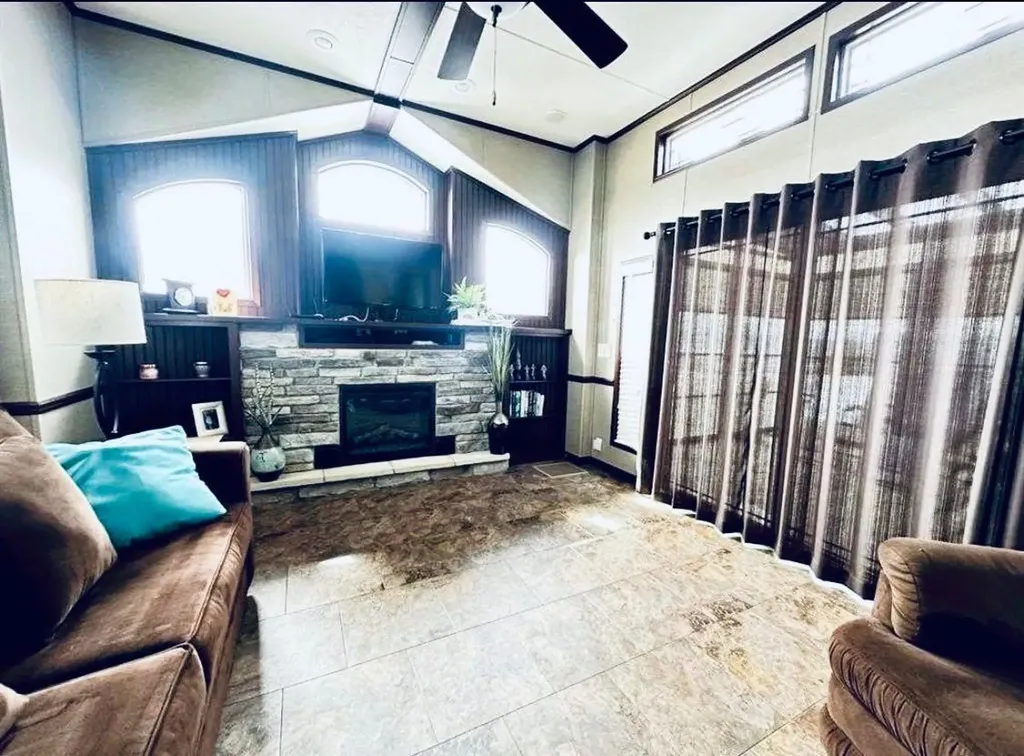 1115 Oak Avenue Lac Des Iles SK S0M 1A0