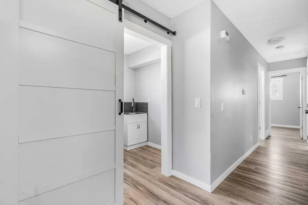 183 Penbrooke Close SE Calgary AB T2A 3N9