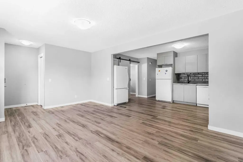 183 Penbrooke Close SE Calgary AB T2A 3N9