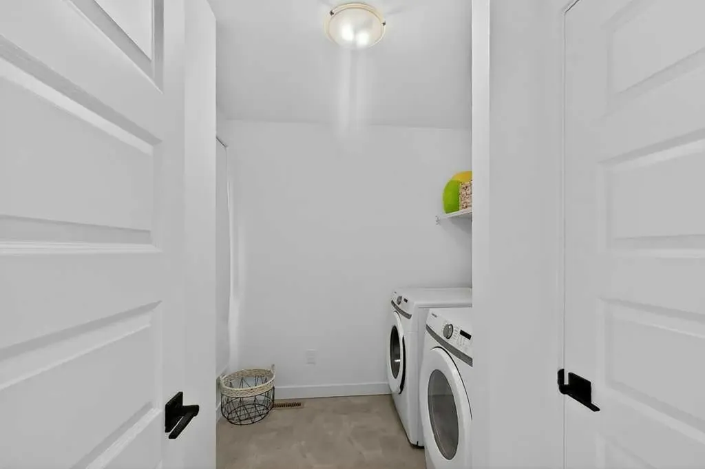 1170 Pacific Circle W Lethbridge AB T1J5V5