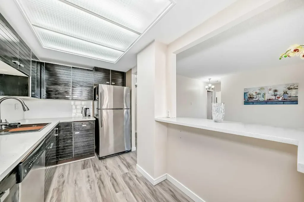 1334 14 Avenue SW Calgary AB T3C 0W2