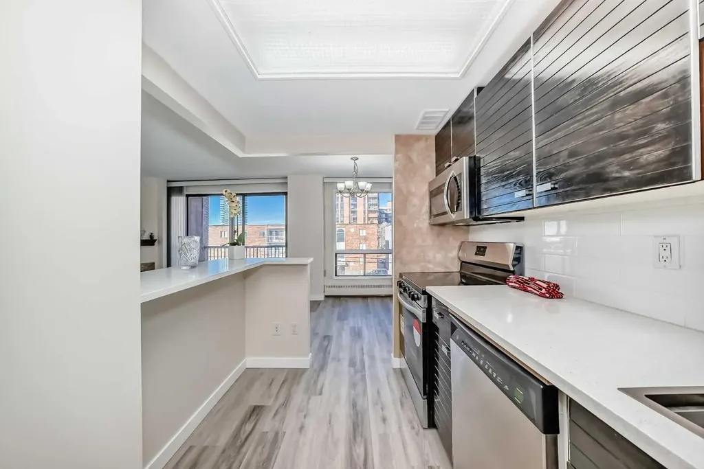 1334 14 Avenue SW Calgary AB T3C 0W2