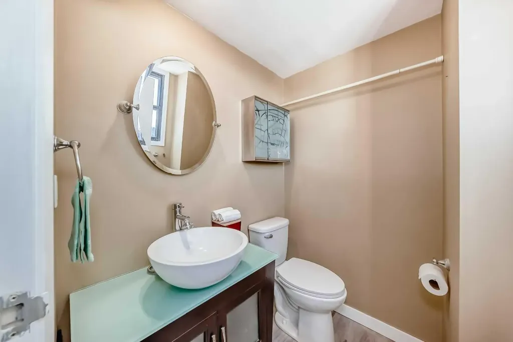 1334 14 Avenue SW Calgary AB T3C 0W2