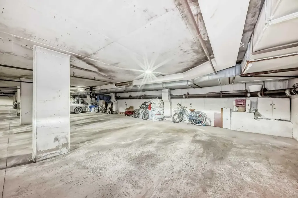 1334 14 Avenue SW Calgary AB T3C 0W2
