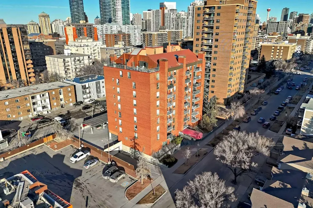 1334 14 Avenue SW Calgary AB T3C 0W2