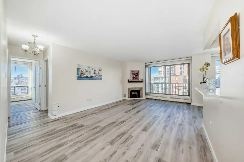 1334 14 Avenue SW Calgary AB T3C 0W2
