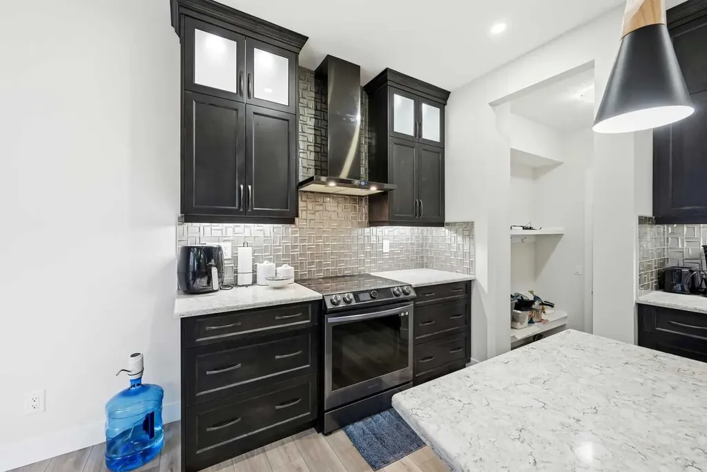228 Carringham Road Calgary AB T3J 1V4