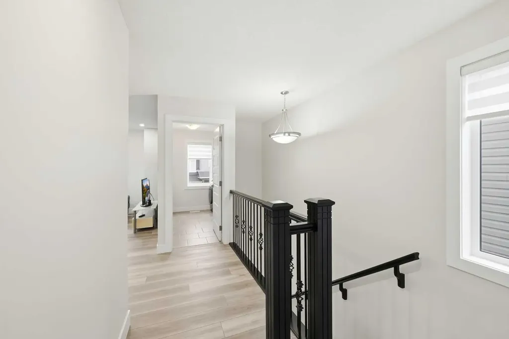 228 Carringham Road Calgary AB T3J 1V4