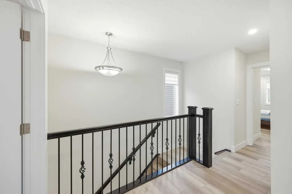 228 Carringham Road Calgary AB T3J 1V4