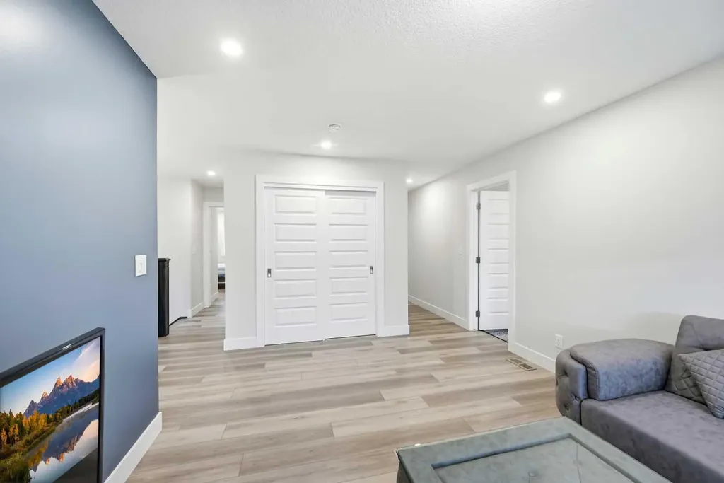 228 Carringham Road Calgary AB T3J 1V4