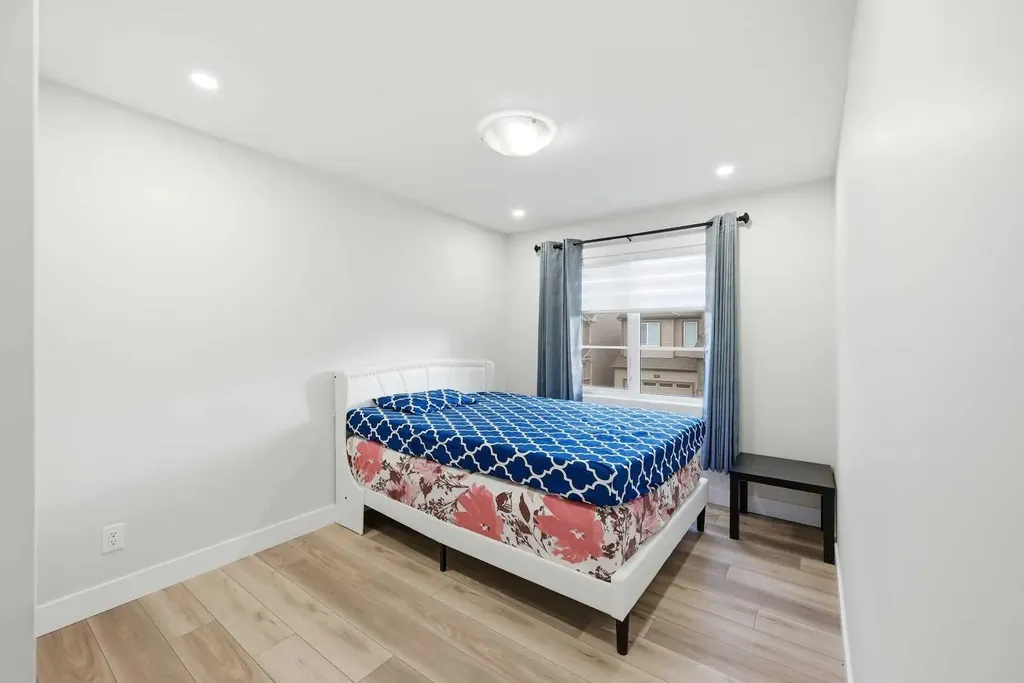 228 Carringham Road Calgary AB T3J 1V4