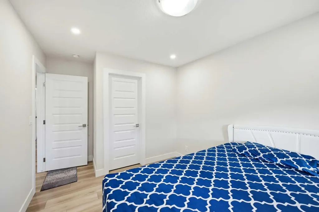 228 Carringham Road Calgary AB T3J 1V4