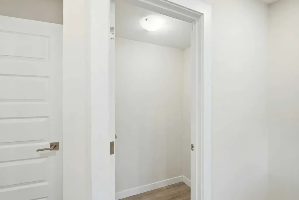 228 Carringham Road Calgary AB T3J 1V4
