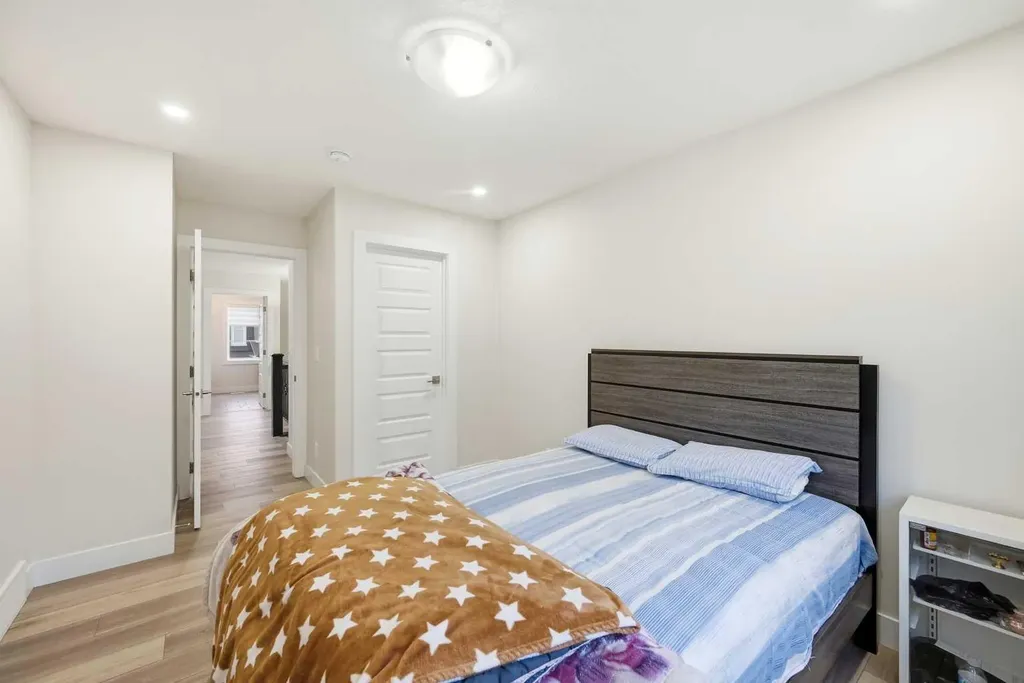 228 Carringham Road Calgary AB T3J 1V4