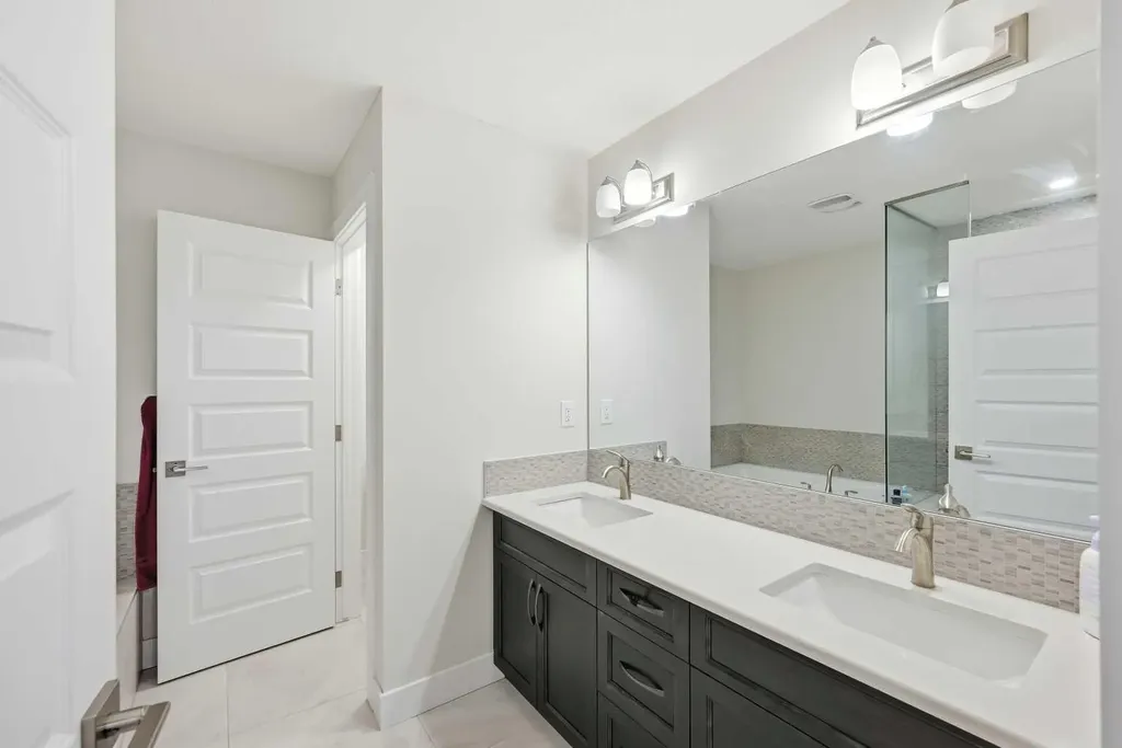 228 Carringham Road Calgary AB T3J 1V4