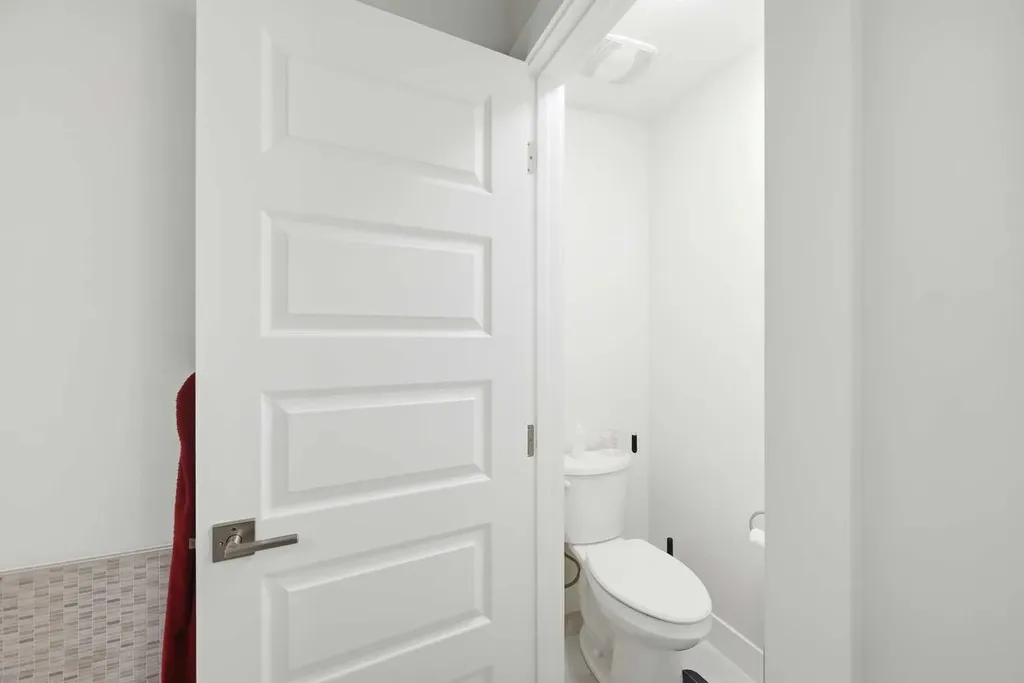 228 Carringham Road Calgary AB T3J 1V4