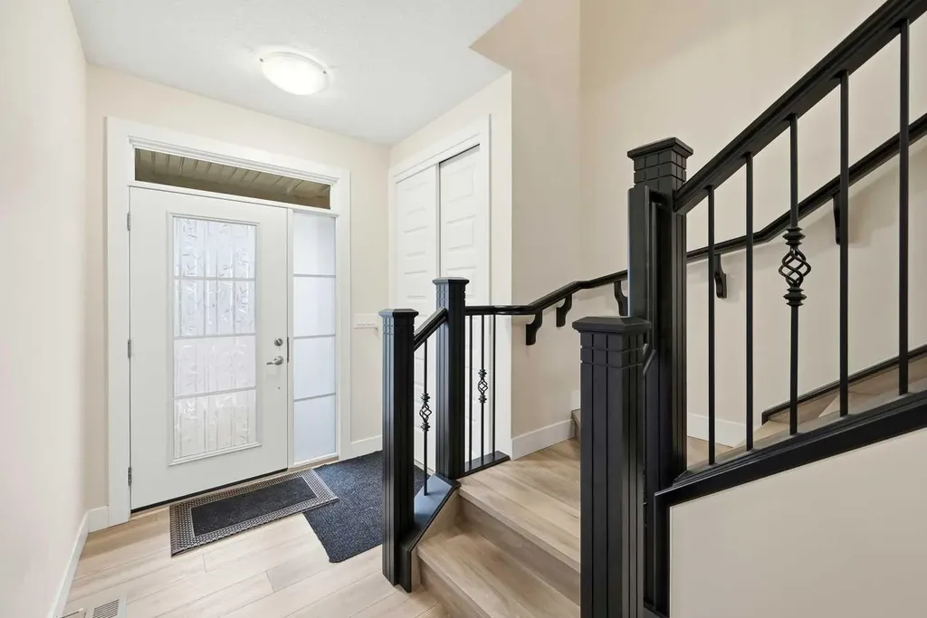 228 Carringham Road Calgary AB T3J 1V4