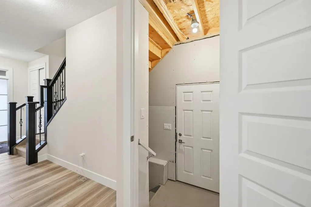 228 Carringham Road Calgary AB T3J 1V4
