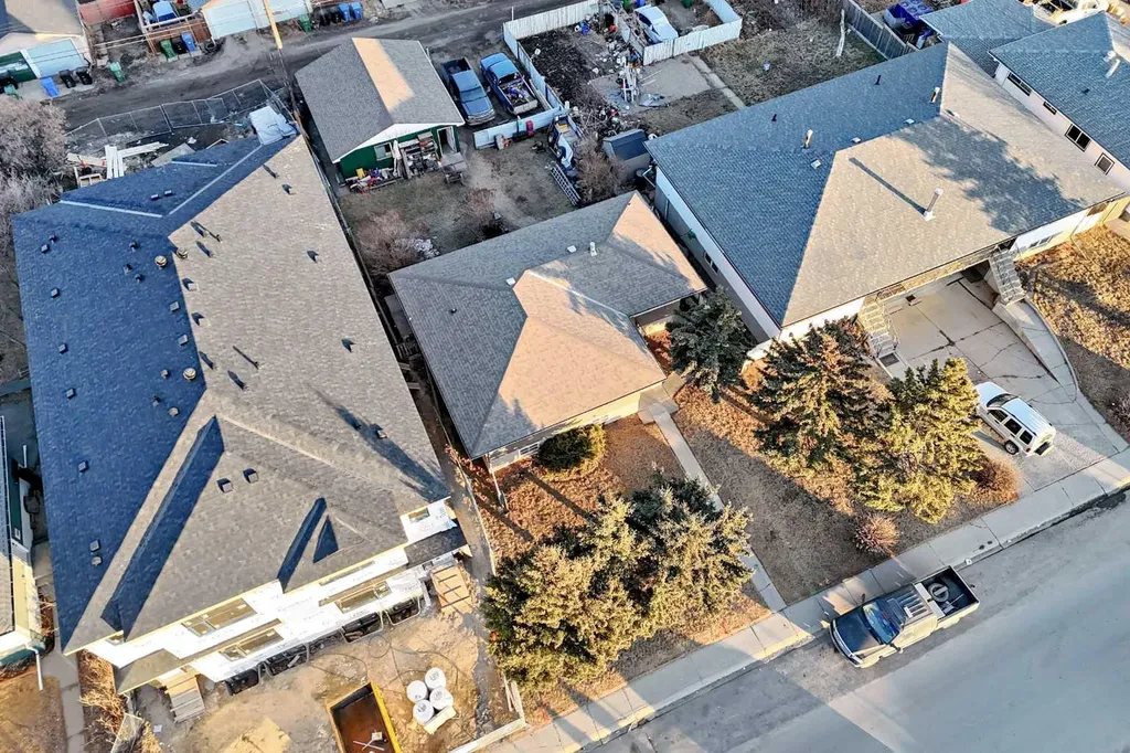 1330 34 Street SE Calgary AB T2A 0Z9