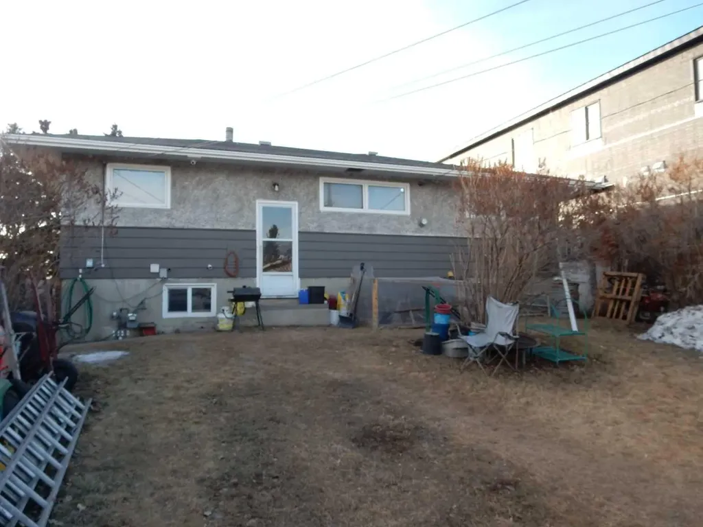 1330 34 Street SE Calgary AB T2A 0Z9