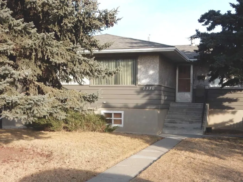 1330 34 Street SE Calgary AB T2A 0Z9