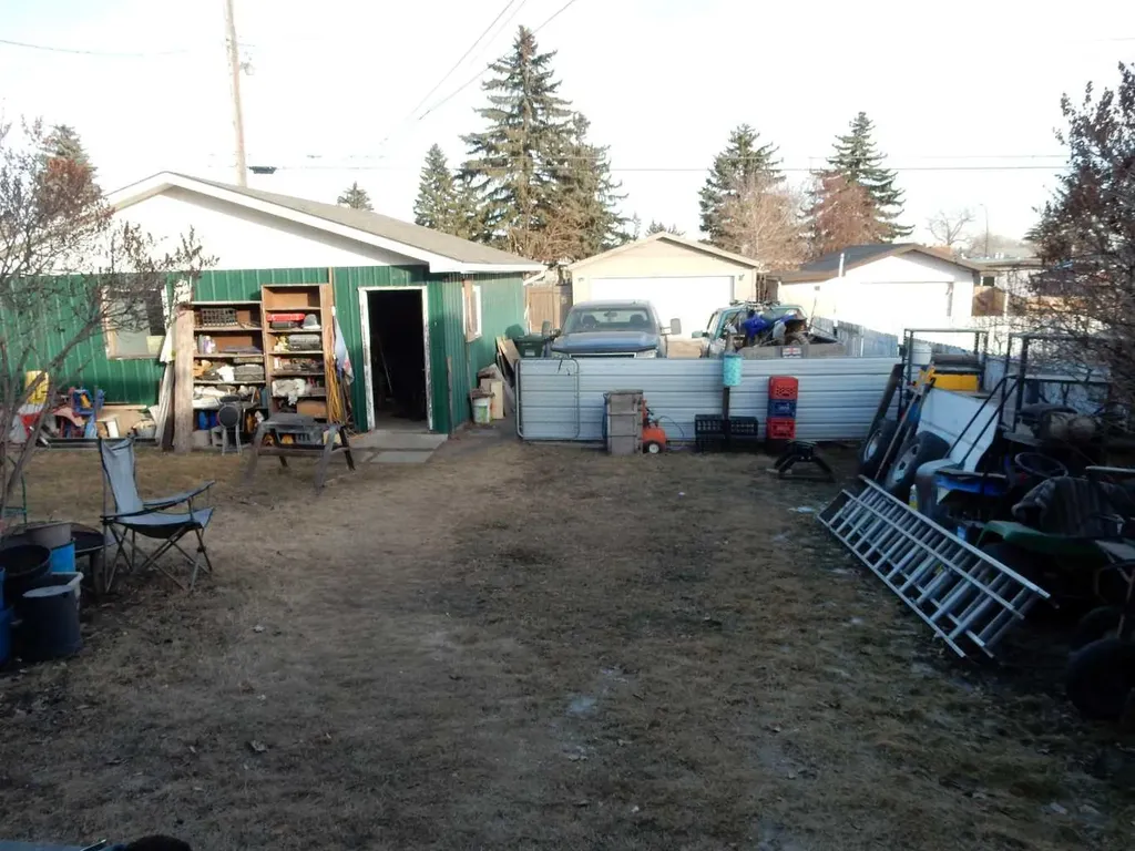 1330 34 Street SE Calgary AB T2A 0Z9