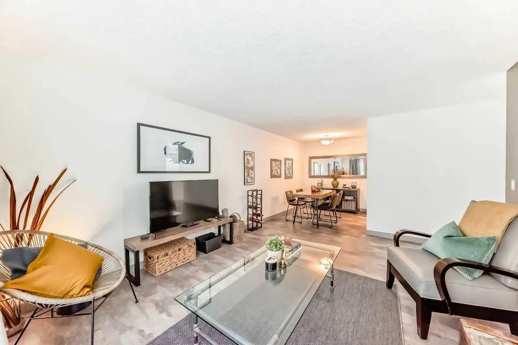 819 4a Street NE Calgary AB T2E3W3