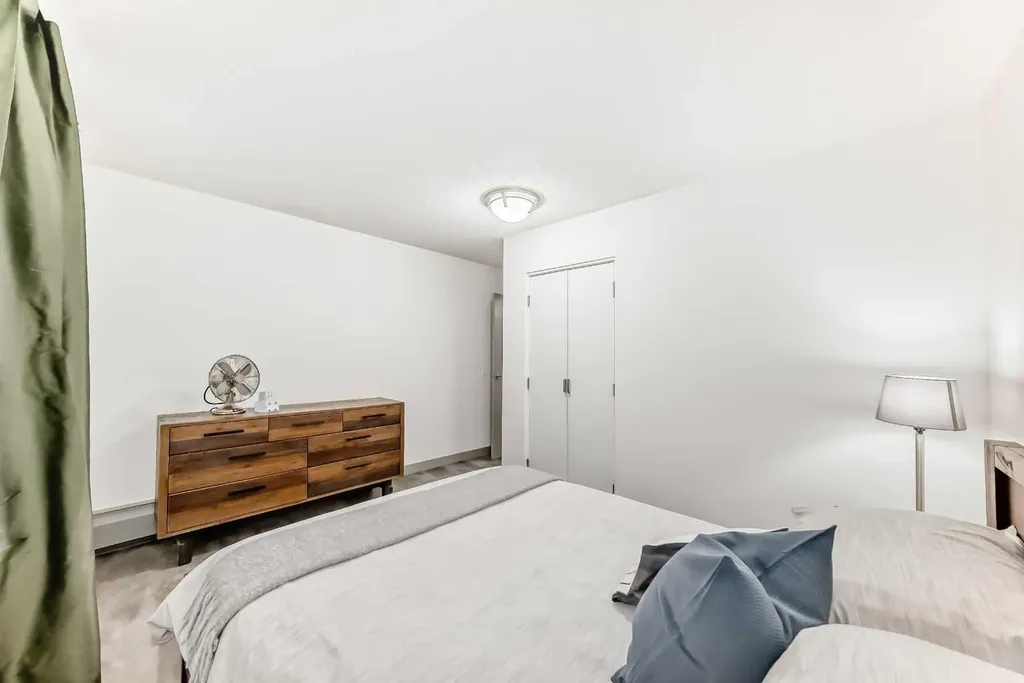 819 4a Street NE Calgary AB T2E3W3