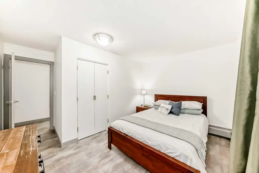 819 4a Street NE Calgary AB T2E3W3