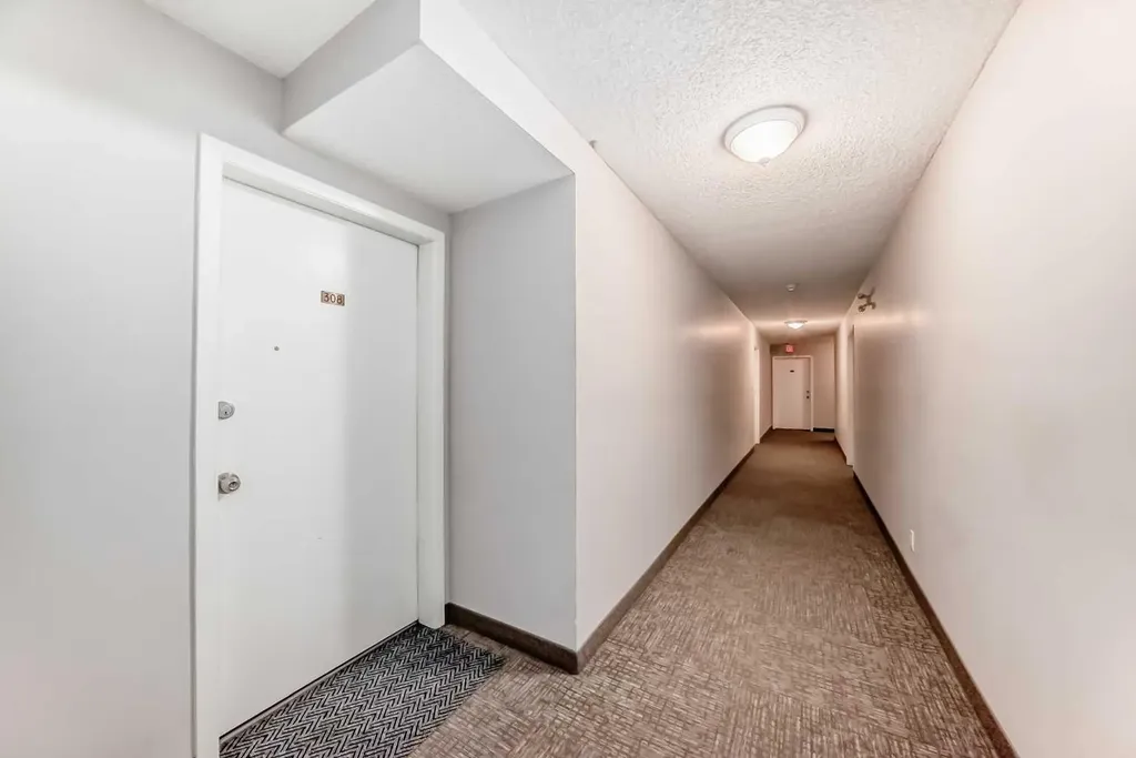 819 4a Street NE Calgary AB T2E3W3