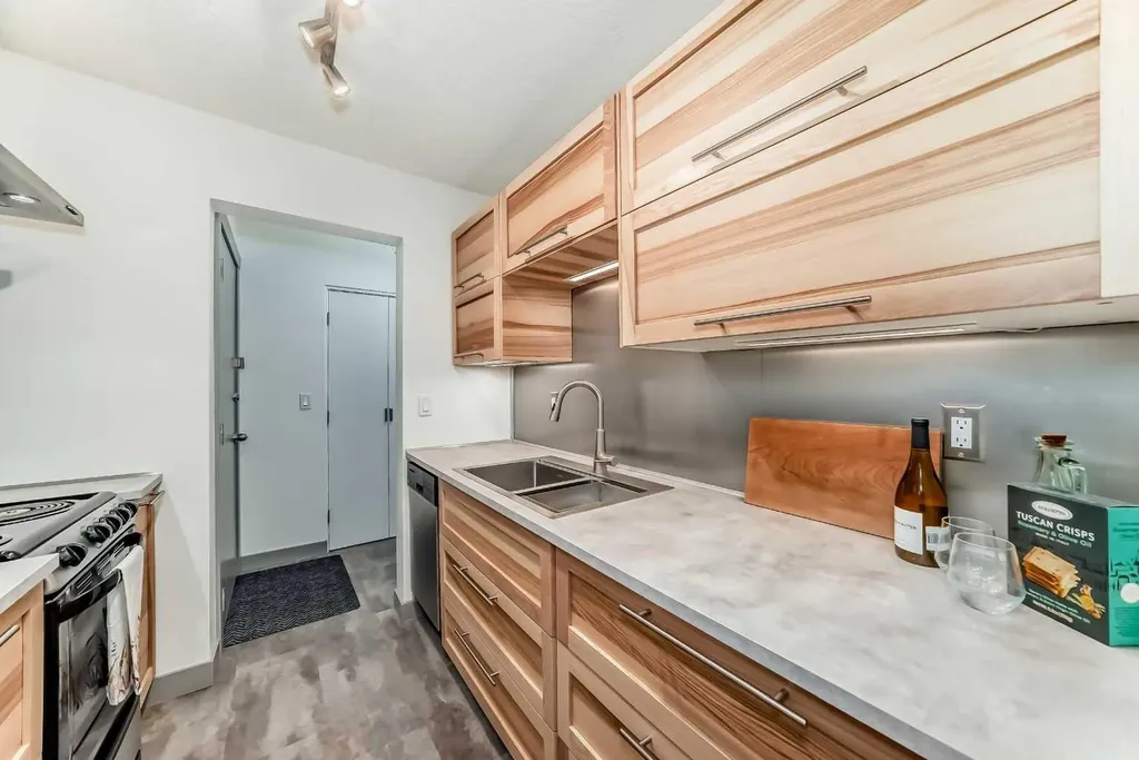 819 4a Street NE Calgary AB T2E3W3