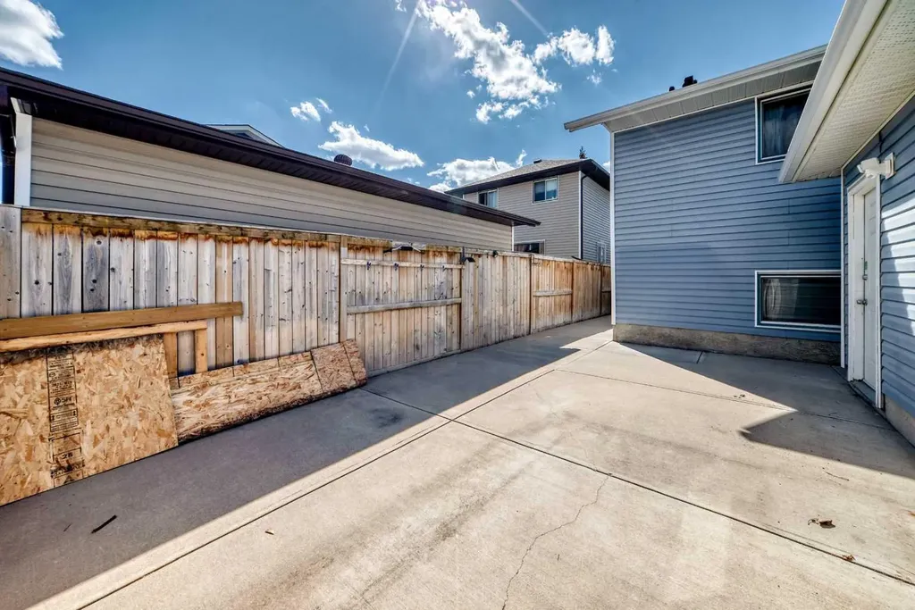 329 Martinwood Place NE Calgary AB T3J3H7