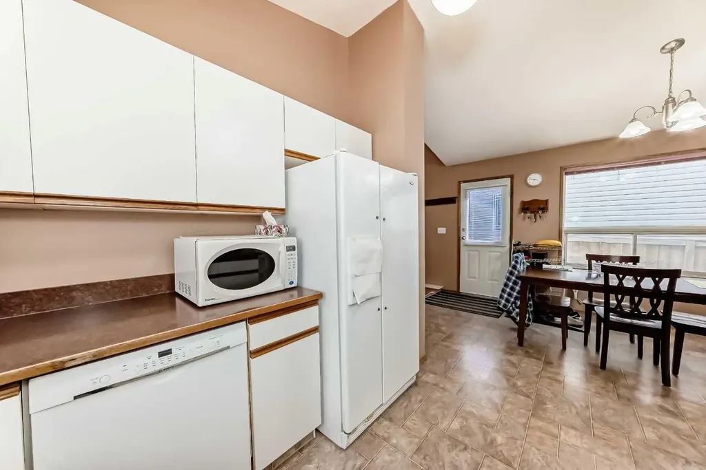 329 Martinwood Place NE Calgary AB T3J3H7