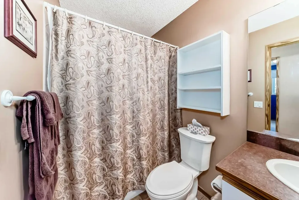 329 Martinwood Place NE Calgary AB T3J3H7