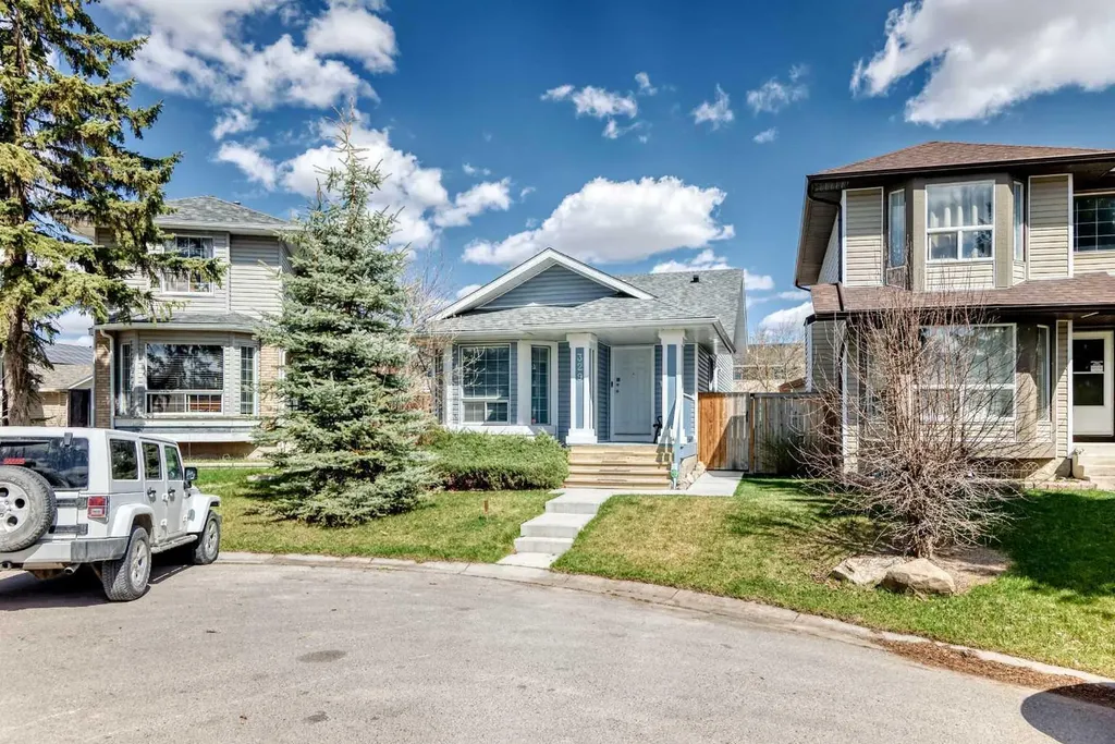 329 Martinwood Place NE Calgary AB T3J3H7