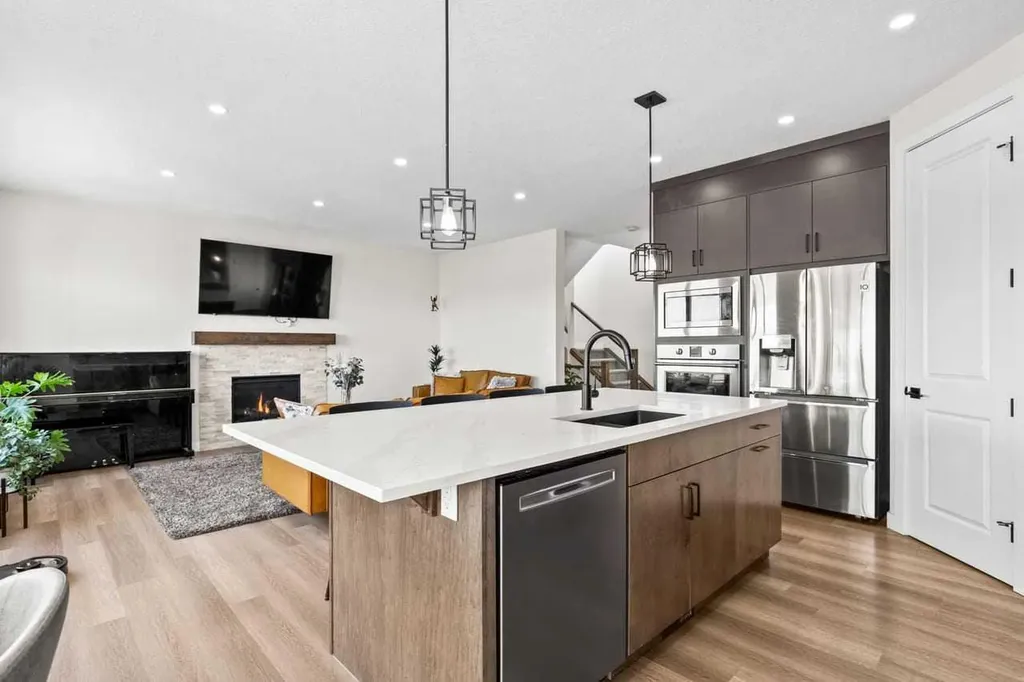 68 Walcrest View SE Calgary AB T2X4G3
