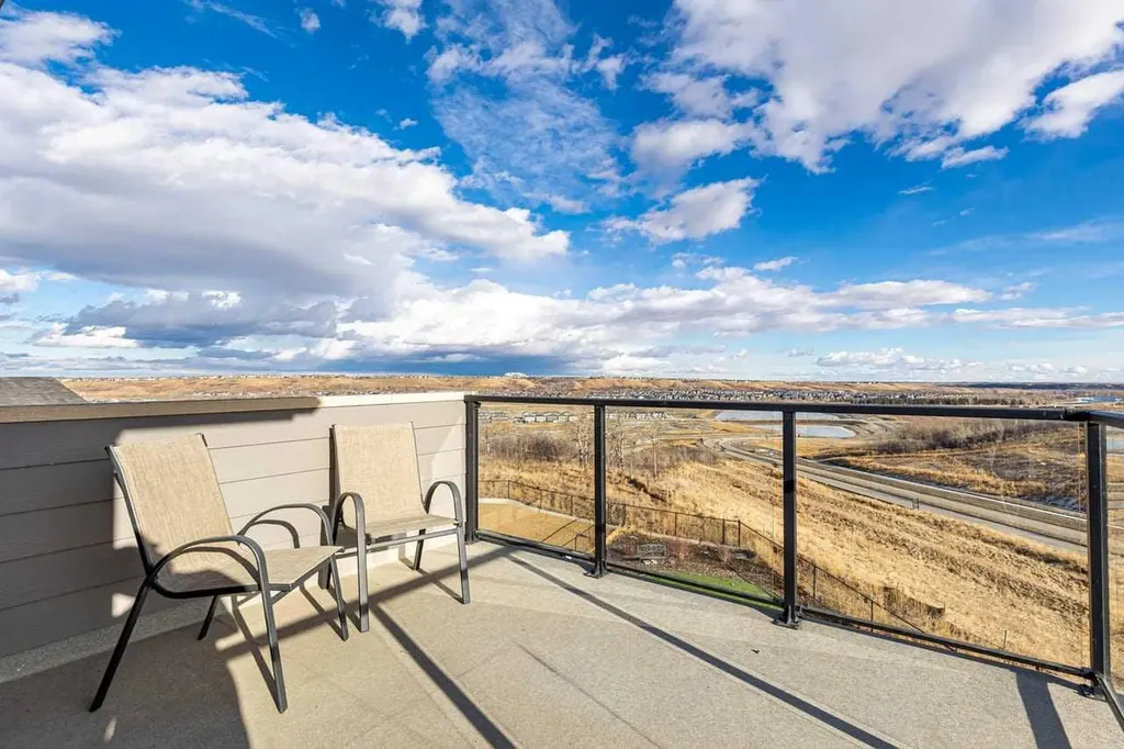 68 Walcrest View SE Calgary AB T2X4G3