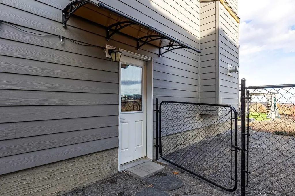 68 Walcrest View SE Calgary AB T2X4G3